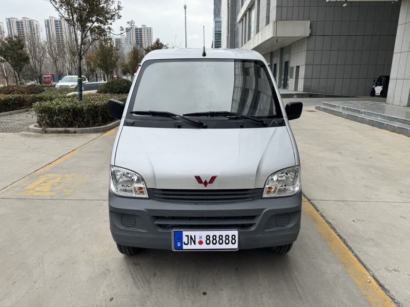 济宁23年五菱汽车之光1