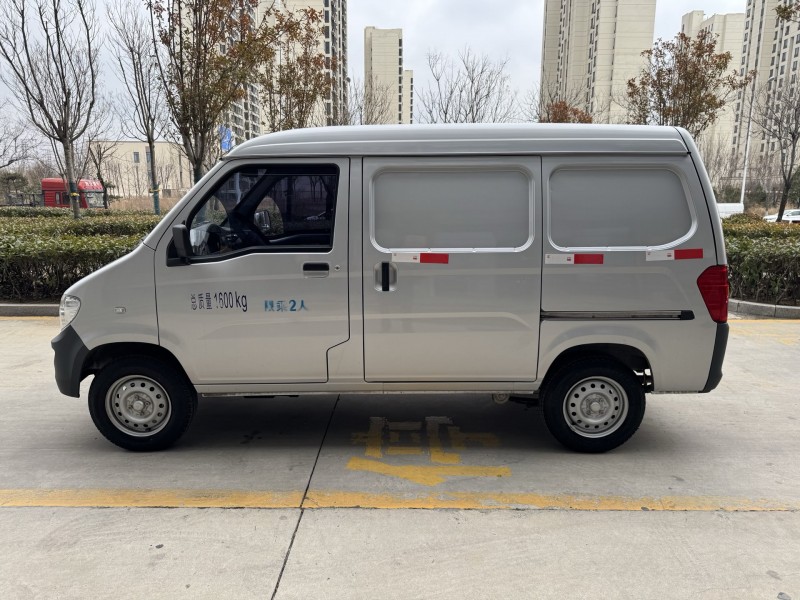 济宁23年五菱汽车之光4