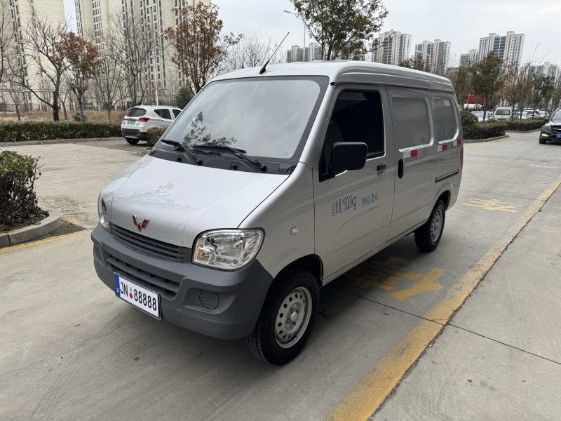 济宁23年五菱汽车之光7