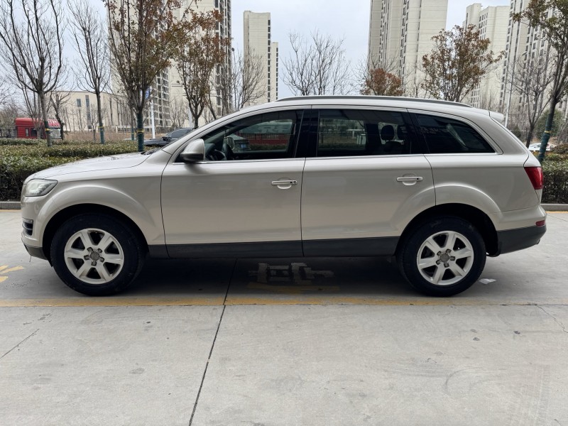 济宁14年奥迪Q77