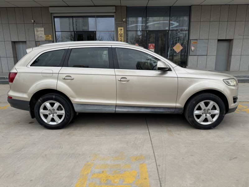 济宁14年奥迪Q78