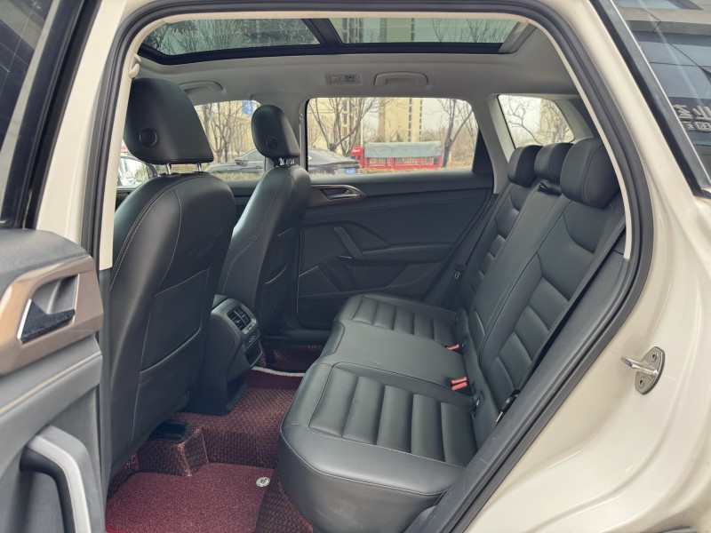 济宁19年大众途岳5