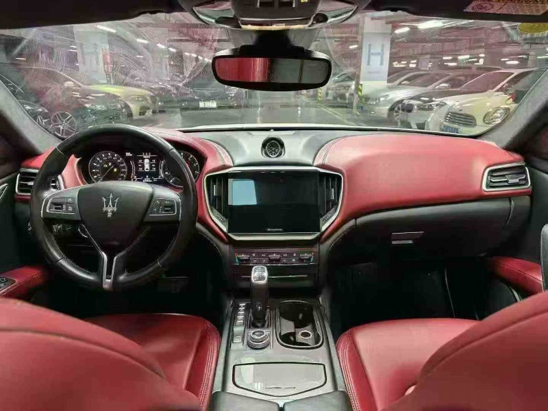 泸州21年玛莎拉蒂Ghibli4