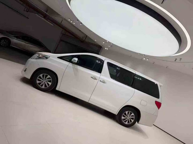 泸州16年丰田埃尔法3