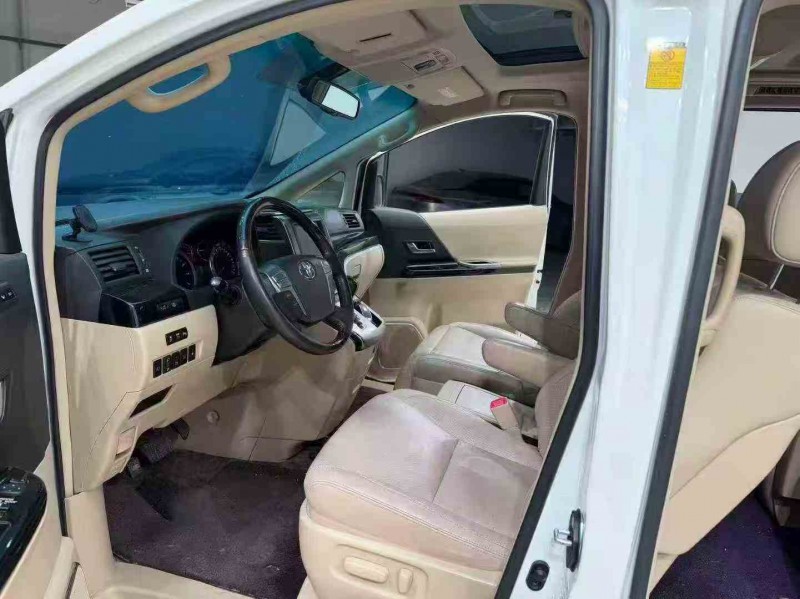 泸州16年丰田埃尔法4