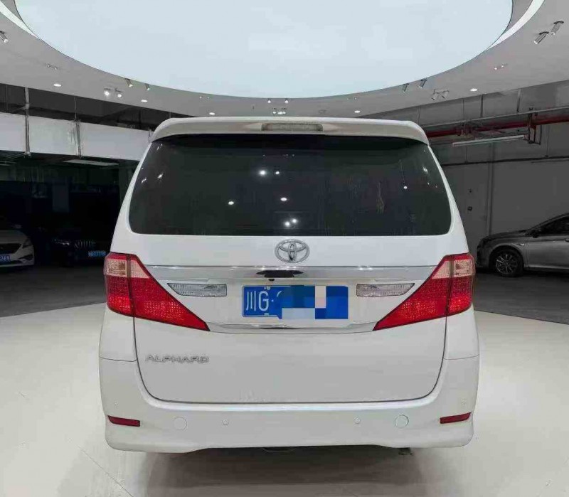 泸州16年丰田埃尔法6