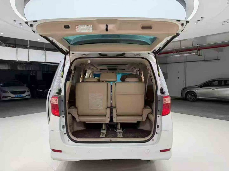 泸州16年丰田埃尔法9