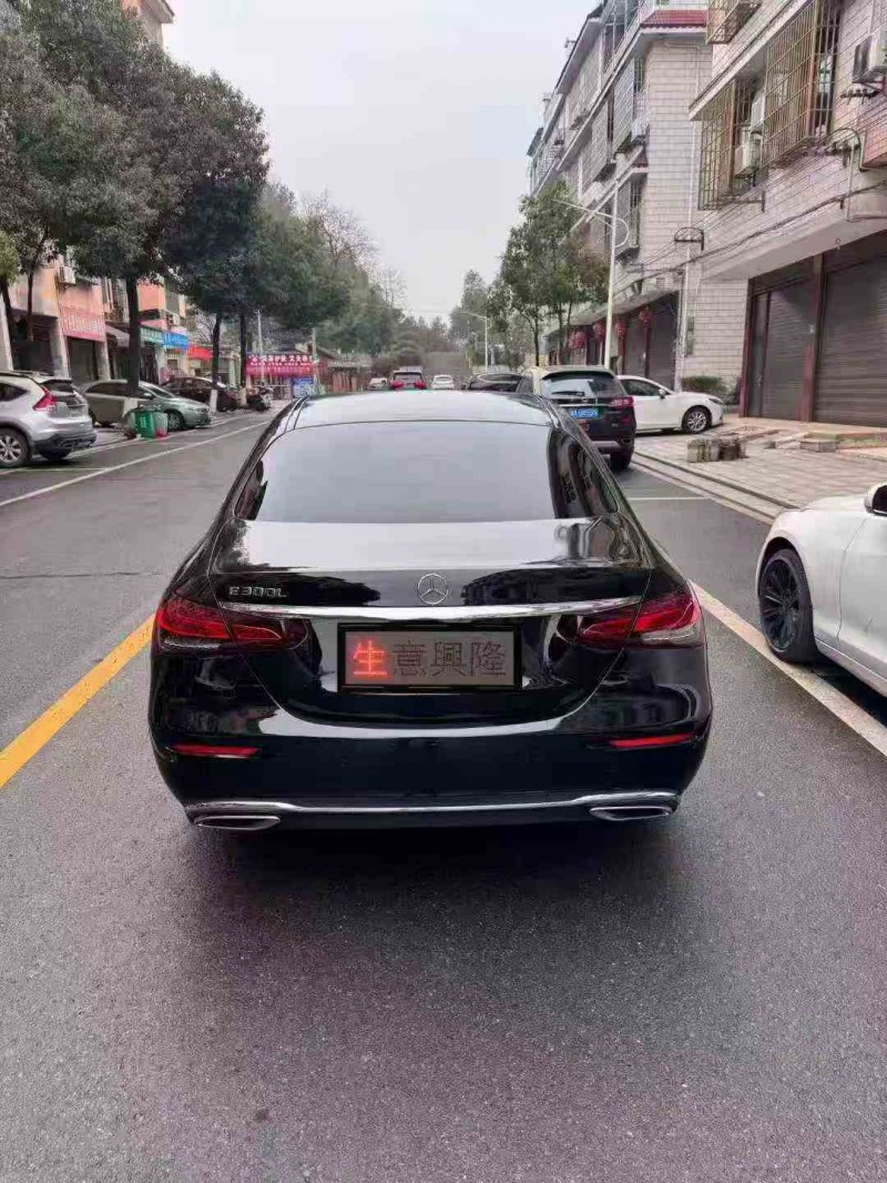邵阳19年奔驰E8