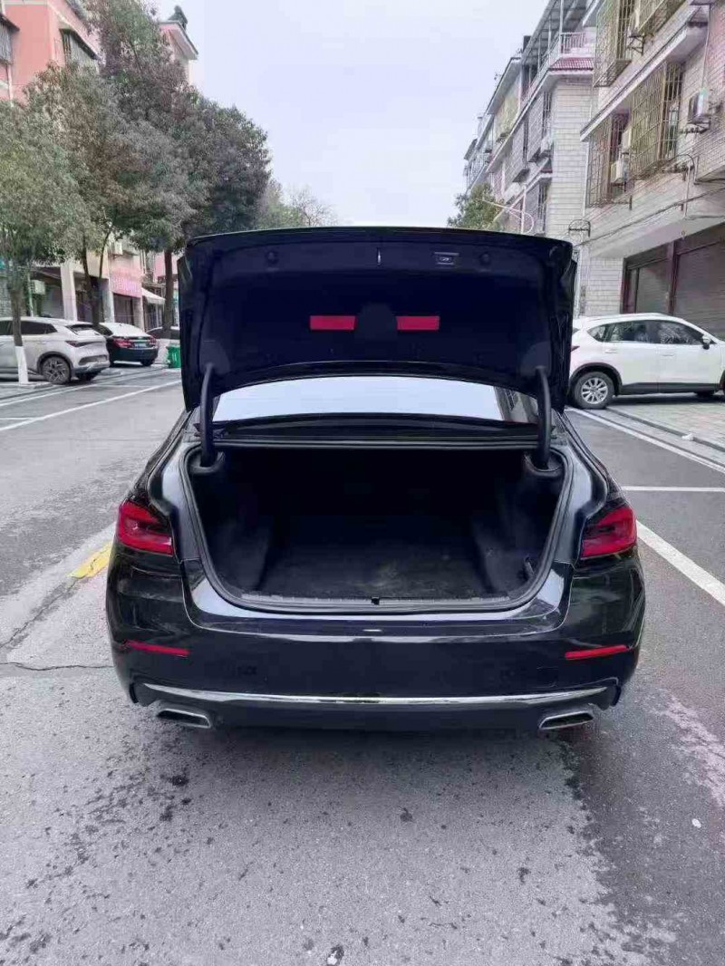 岳阳22年宝马5系9