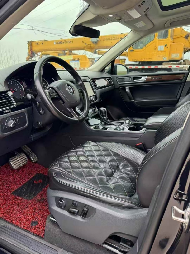 菏泽17年大众途锐6