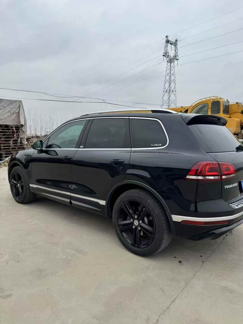 菏泽17年大众途锐8