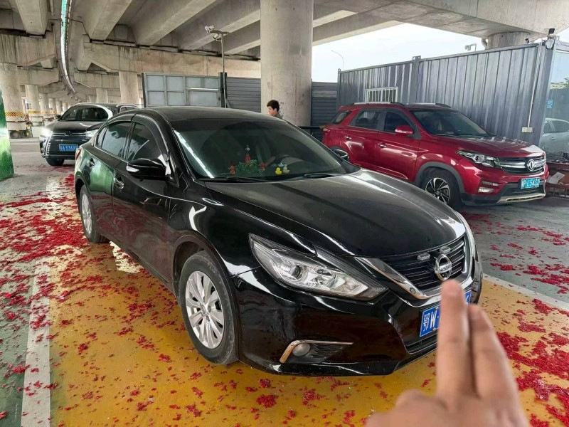 广州17年日产天籁2