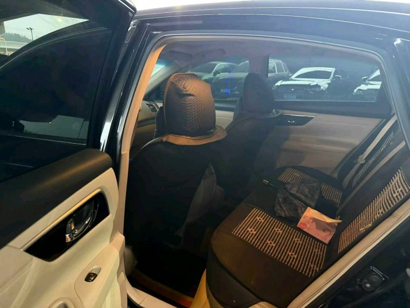 广州17年日产天籁5