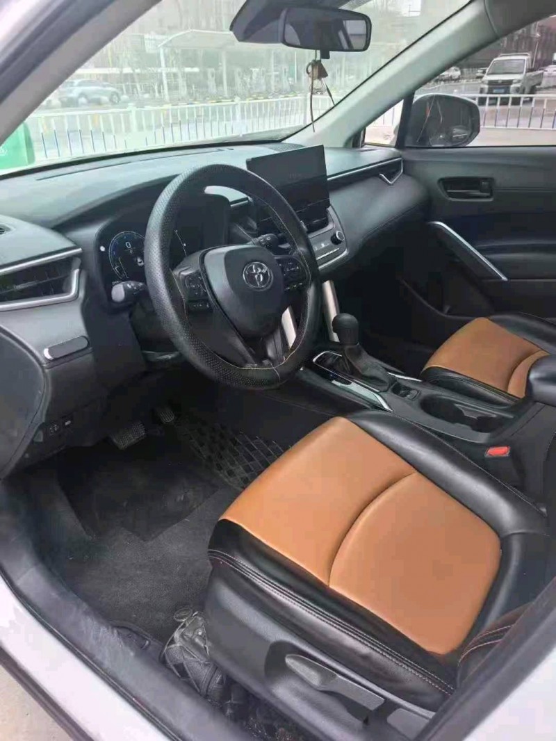 安阳23年丰田锐放5