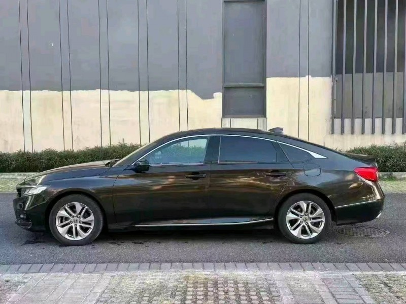 广州18年本田雅阁6