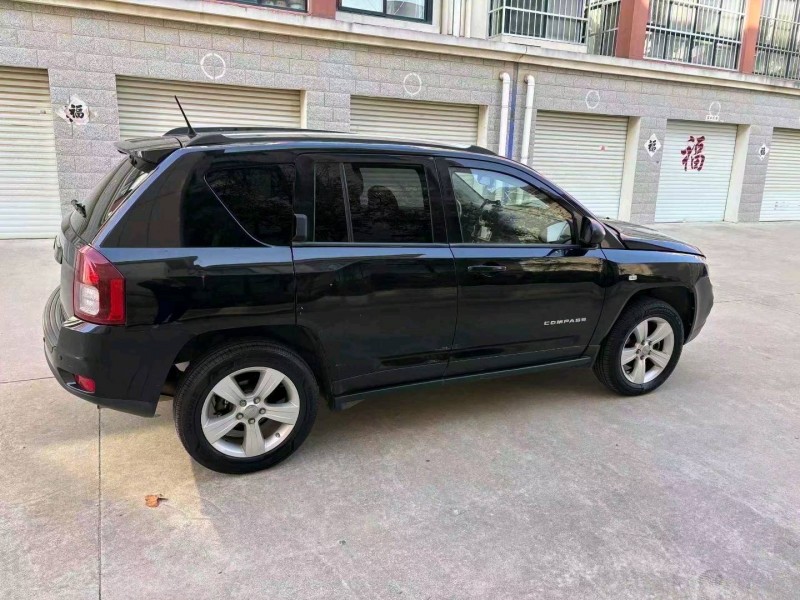 青岛14年Jeep指南者4