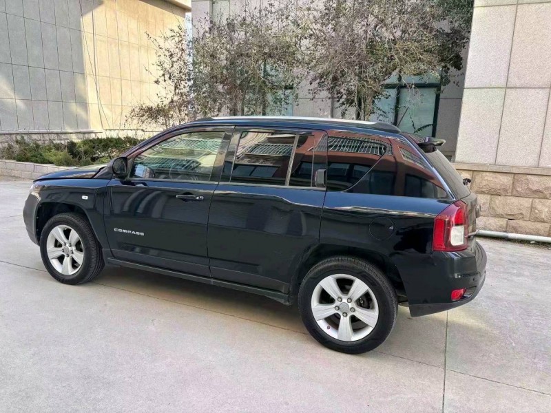 青岛14年Jeep指南者5