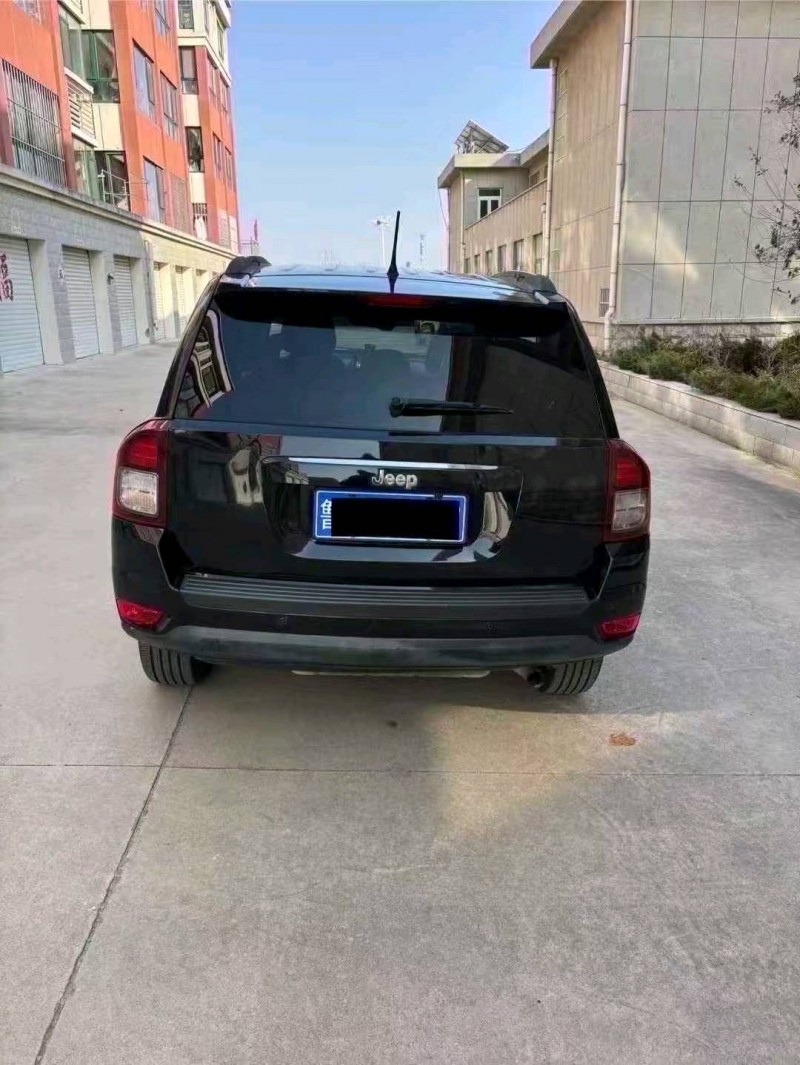 青岛14年Jeep指南者6