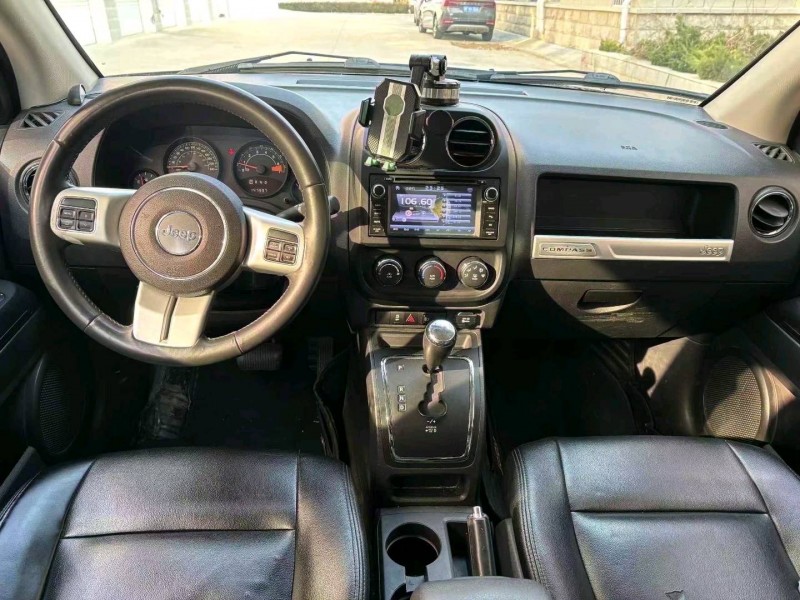 青岛14年Jeep指南者7