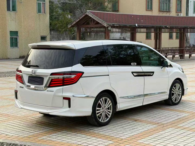 汕头19年本田艾力绅8