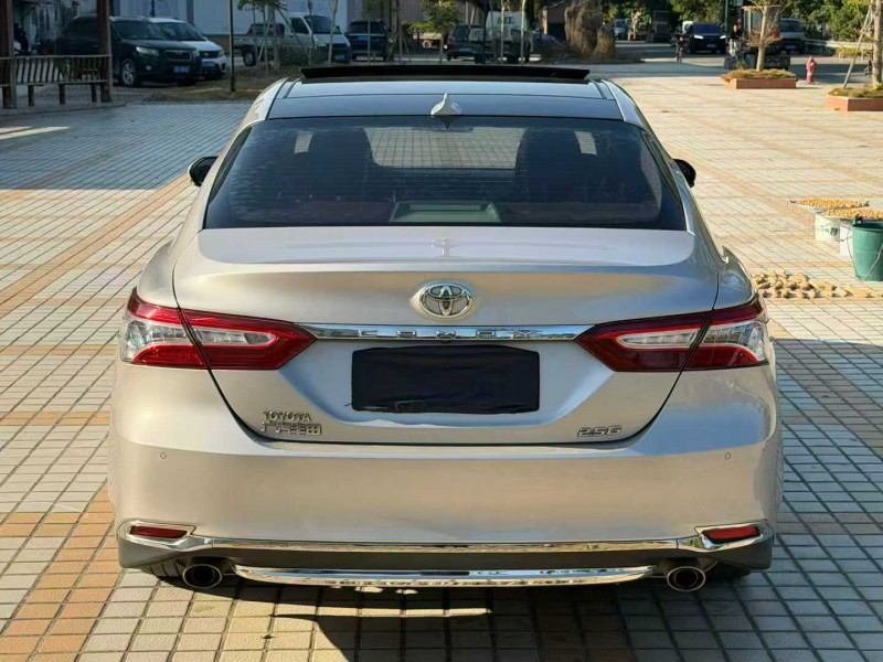 汕头18年丰田凯美瑞9