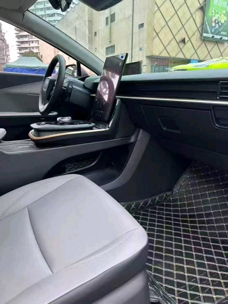 成都25年丰田BZ3Pro5