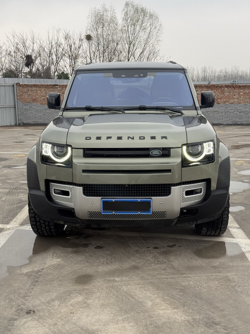 新乡21年路虎卫士1