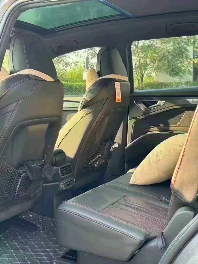 广州23年奥迪Q57