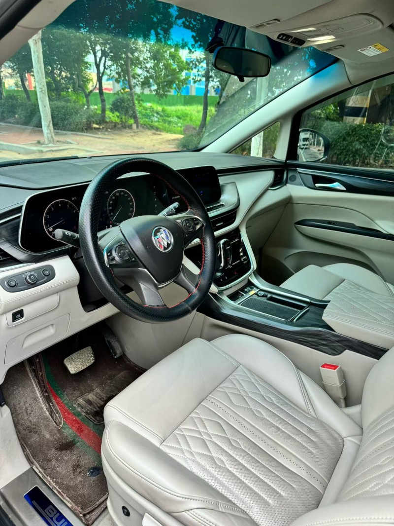 青岛22年别克GL84