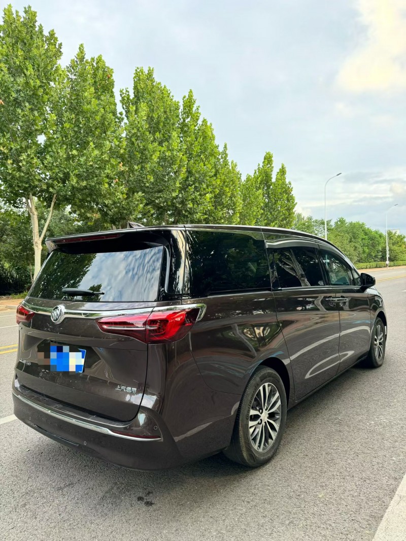 青岛22年别克GL88