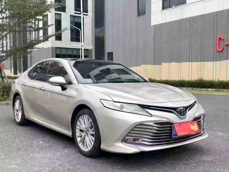 广州21年丰田凯美瑞2