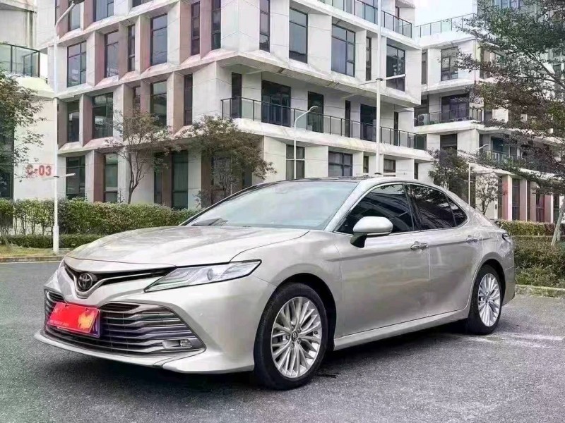 广州21年丰田凯美瑞3