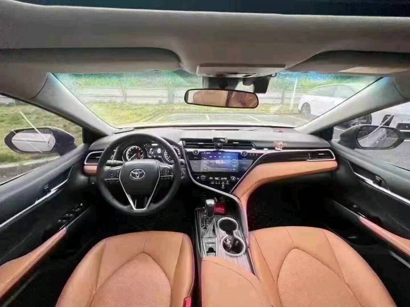 广州21年丰田凯美瑞9