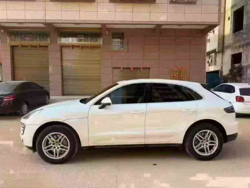 防城港14年保时捷Macan3