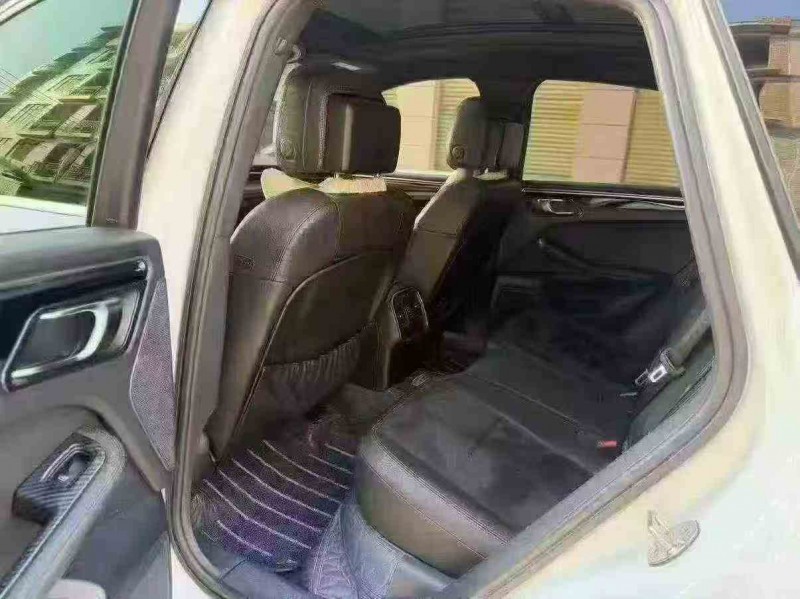 防城港14年保时捷Macan8