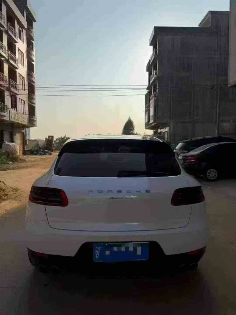 防城港14年保时捷Macan9