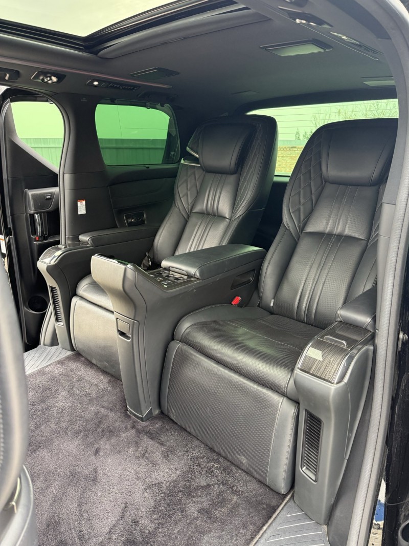 新乡21年雷克萨斯LM300H8