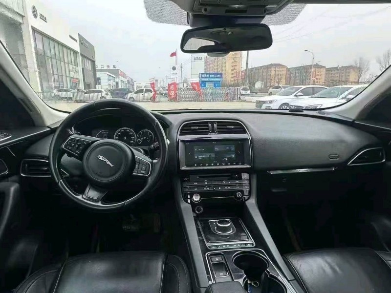 菏泽17年捷豹F-PACE7
