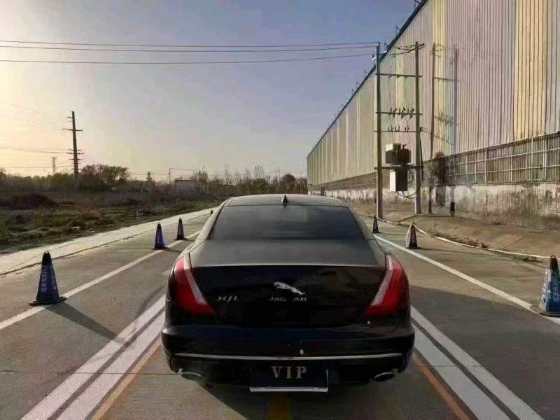 菏泽17年捷豹XJL8