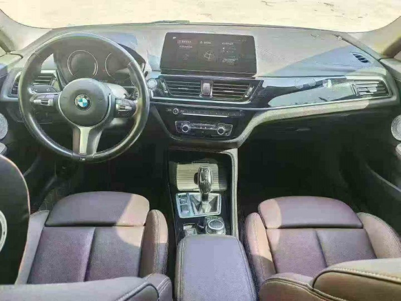 北海23年宝马1系5