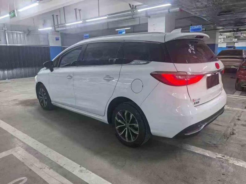 德阳19年比亚迪宋MAX8