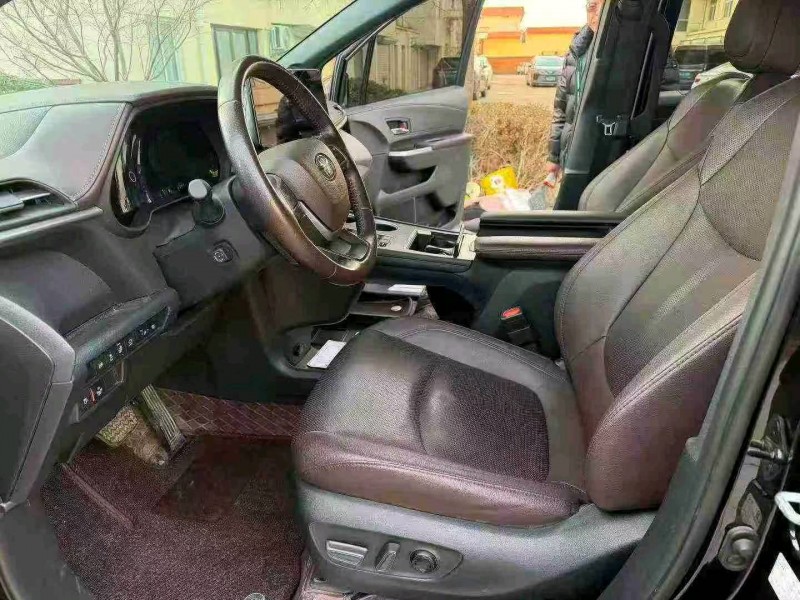 徐州23年丰田格瑞维亚5