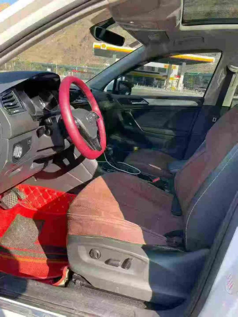 重庆17年大众途观7