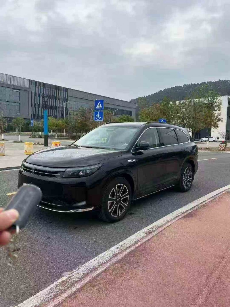 贵港25年华为智选问界2