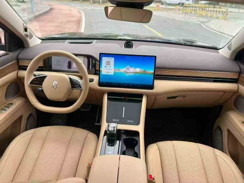 贵港25年华为智选问界4