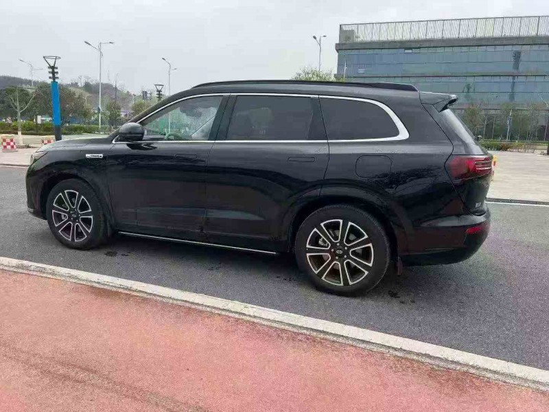 贵港25年华为智选问界8