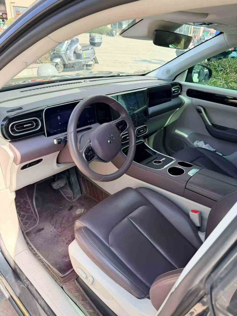 遂宁24年零跑汽车C115