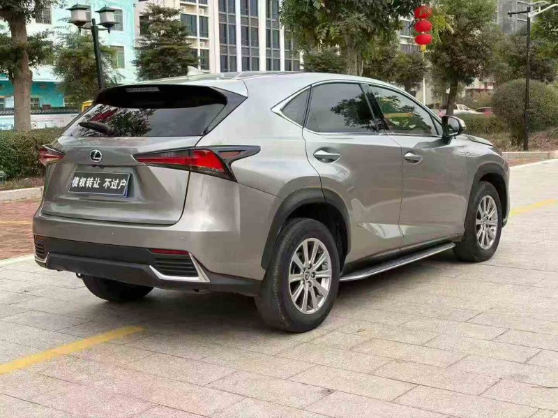 江门18年雷克萨斯NX8