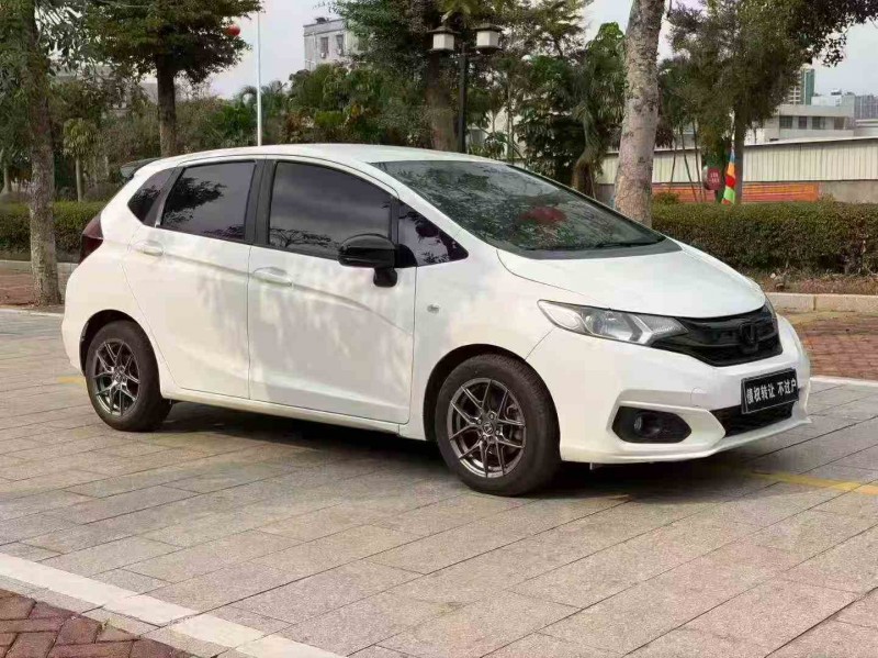 佛山19年本田飞度2
