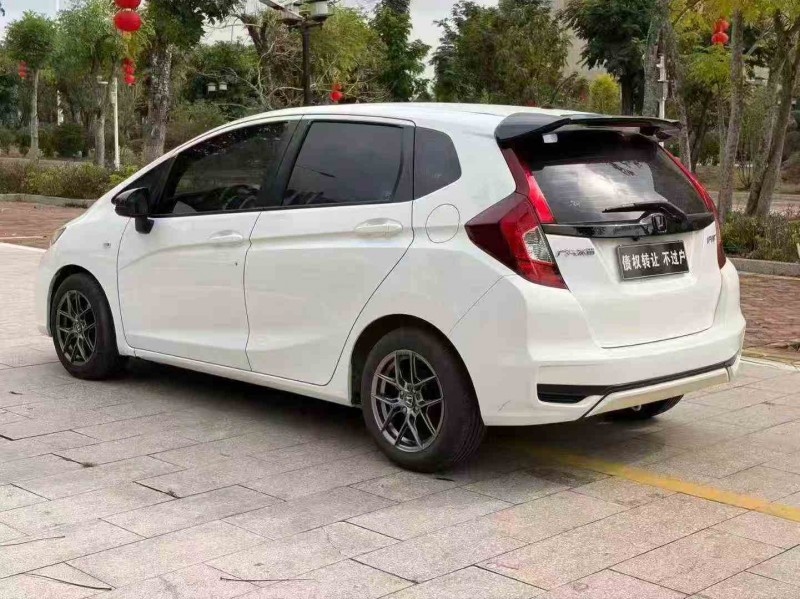 佛山19年本田飞度7